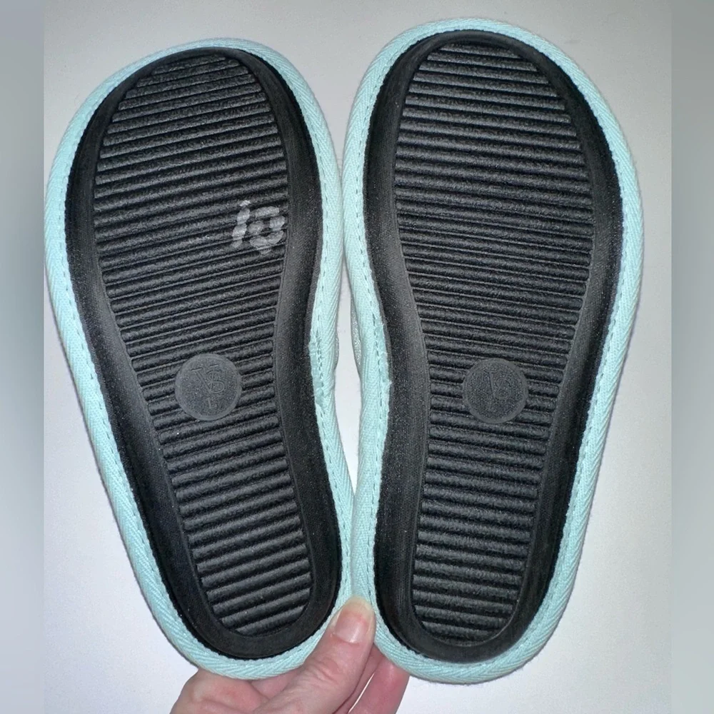 Victoria's Secret Mint Slippers - Picture 2 of 4